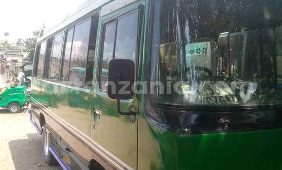 Nunua Ilio tumika Toyota Coaster Kijani Gari ndani ya Dar es Salaam nchini Dar es Salaam Nunua Ilio tumika Toyota Coaster Kijani Gari ndani ya Dar es Salaam nchini Dar es Salaam