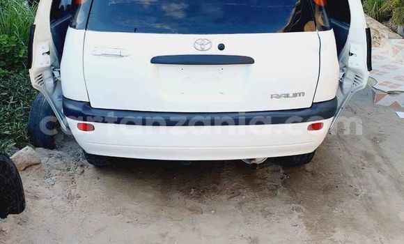 Nunua Ilio tumika Toyota Raum Nyeupe Gari ndani ya Dar es Salaam nchini Dar es Salaam Nunua Ilio tumika Toyota Raum Nyeupe Gari ndani ya Dar es Salaam nchini Dar es Salaam