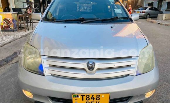 Buy Used Toyota IST Silver Car in Dar es Salaam in Dar es Salaam