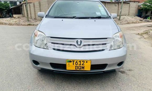 Buy Used Toyota IST Silver Car in Dar es Salaam in Dar es Salaam