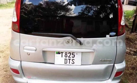 Nunua Ilio tumika Toyota FunCargo Fedha Gari ndani ya Dar es Salaam nchini Dar es Salaam Nunua Ilio tumika Toyota FunCargo Fedha Gari ndani ya Dar es Salaam nchini Dar es Salaam