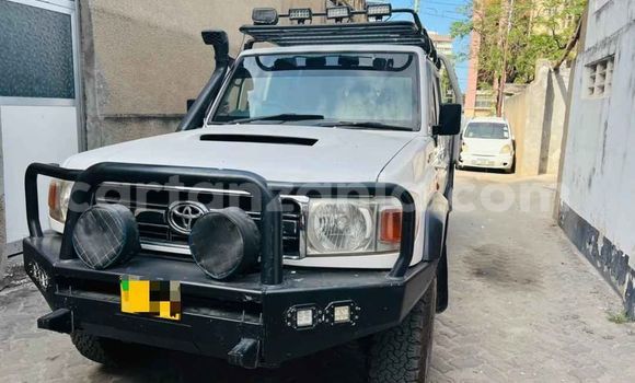 Buy Used Toyota Land Cruiser White Car in Dar es Salaam in Dar es Salaam Buy Used Toyota Land Cruiser White Car in Dar es Salaam in Dar es Salaam