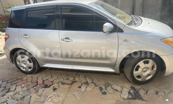 Buy Used Toyota IST Silver Car in Dar es Salaam in Dar es Salaam