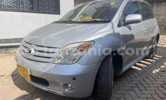 Buy Used Toyota IST Silver Car in Dar es Salaam in Dar es Salaam Buy Used Toyota IST Silver Car in Dar es Salaam in Dar es Salaam