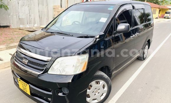 Nunua Ilio tumika Toyota Noah Nyeusi Gari ndani ya Dar es Salaam nchini Dar es Salaam