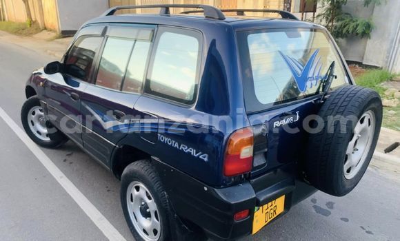 Nunua Ilio tumika Toyota RAV4 Bluu Gari ndani ya Dar es Salaam nchini Dar es Salaam Nunua Ilio tumika Toyota RAV4 Bluu Gari ndani ya Dar es Salaam nchini Dar es Salaam