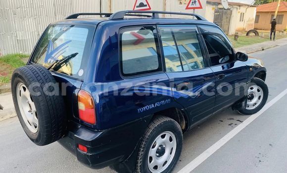 Nunua Ilio tumika Toyota RAV4 Bluu Gari ndani ya Dar es Salaam nchini Dar es Salaam Nunua Ilio tumika Toyota RAV4 Bluu Gari ndani ya Dar es Salaam nchini Dar es Salaam