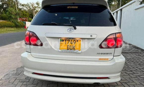 Nunua Ilio tumika Toyota Harrier Nyeupe Gari ndani ya Dar es Salaam nchini Dar es Salaam Nunua Ilio tumika Toyota Harrier Nyeupe Gari ndani ya Dar es Salaam nchini Dar es Salaam
