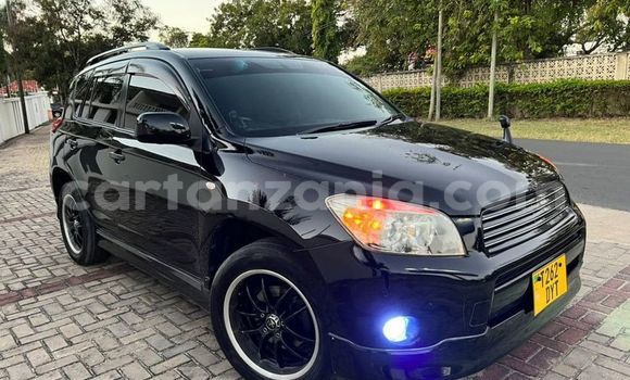 Nunua Ilio tumika Toyota RAV4 Nyeusi Gari ndani ya Dar es Salaam nchini Dar es Salaam