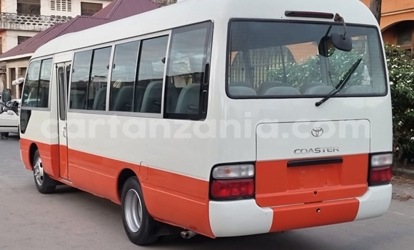 Nunua Mpya Toyota Coaster Nyeupe Gari ndani ya Dar es Salaam nchini Dar es Salaam Nunua Mpya Toyota Coaster Nyeupe Gari ndani ya Dar es Salaam nchini Dar es Salaam