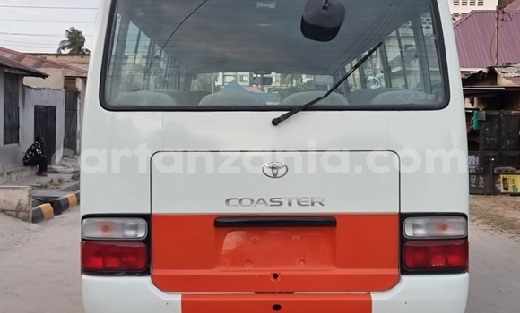 Nunua Mpya Toyota Coaster Nyeupe Gari ndani ya Dar es Salaam nchini Dar es Salaam Nunua Mpya Toyota Coaster Nyeupe Gari ndani ya Dar es Salaam nchini Dar es Salaam