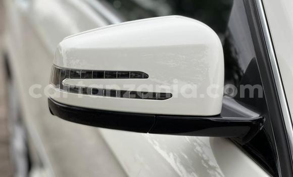 Nunua Imported Mercedes‒Benz E–Class Nyeupe Gari ndani ya Dar es Salaam nchini Dar es Salaam Nunua Imported Mercedes‒Benz E–Class Nyeupe Gari ndani ya Dar es Salaam nchini Dar es Salaam