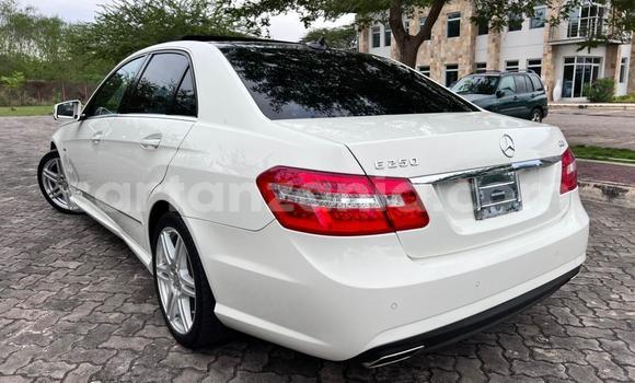 Nunua Imported Mercedes‒Benz E–Class Nyeupe Gari ndani ya Dar es Salaam nchini Dar es Salaam Nunua Imported Mercedes‒Benz E–Class Nyeupe Gari ndani ya Dar es Salaam nchini Dar es Salaam