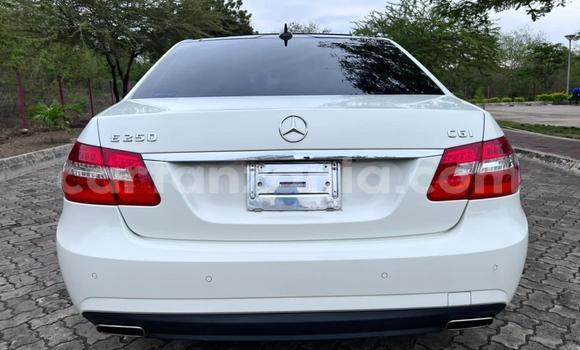Nunua Imported Mercedes‒Benz E–Class Nyeupe Gari ndani ya Dar es Salaam nchini Dar es Salaam Nunua Imported Mercedes‒Benz E–Class Nyeupe Gari ndani ya Dar es Salaam nchini Dar es Salaam