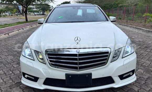 Nunua Imported Mercedes‒Benz E–Class Nyeupe Gari ndani ya Dar es Salaam nchini Dar es Salaam Nunua Imported Mercedes‒Benz E–Class Nyeupe Gari ndani ya Dar es Salaam nchini Dar es Salaam