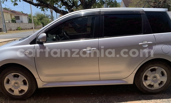 Nunua Ilio tumika Toyota IST Fedha Gari ndani ya Dar es Salaam nchini Dar es Salaam