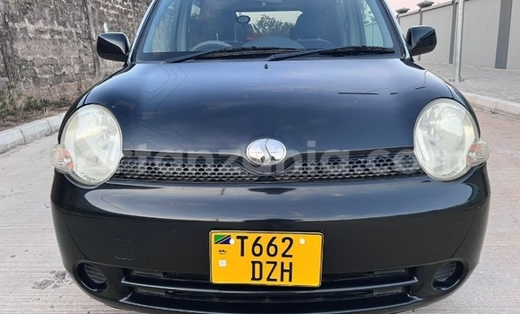 Nunua Ilio tumika Toyota Sienta Nyeusi Gari ndani ya Kinondoni nchini Dar es Salaam