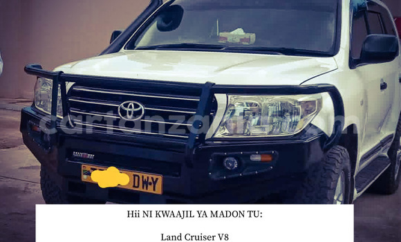 Buy Used Toyota Land Cruiser White Car in Dar es Salaam in Dar es Salaam