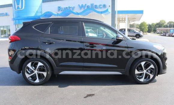 Nunua Ilio tumika Hyundai Tucson Nyeusi Gari ndani ya Singida nchini Singida