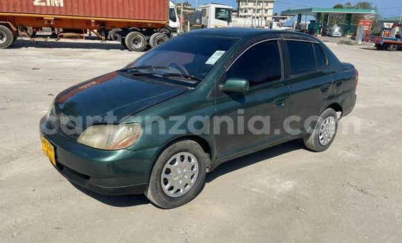 Nunua Ilio tumika Toyota Platz Kijani Gari ndani ya Dar es Salaam nchini Dar es Salaam