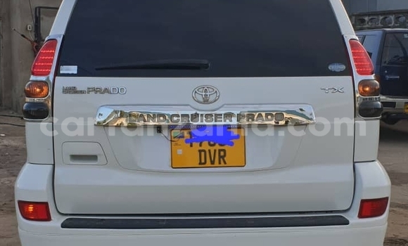 Nunua Ilio tumika Toyota Land Cruiser Prado Nyeupe Gari ndani ya Dar es Salaam nchini Dar es Salaam Nunua Ilio tumika Toyota Land Cruiser Prado Nyeupe Gari ndani ya Dar es Salaam nchini Dar es Salaam