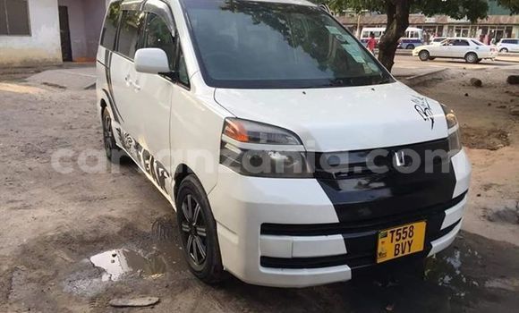 Buy Used Toyota Noah White Car in Dar es Salaam in Dar es Salaam Buy Used Toyota Noah White Car in Dar es Salaam in Dar es Salaam
