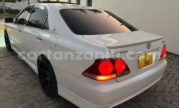 Buy Used Toyota Crown White Car in Dar es Salaam in Dar es Salaam Buy Used Toyota Crown White Car in Dar es Salaam in Dar es Salaam