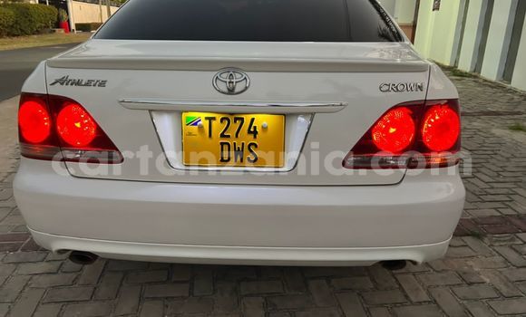 Buy Used Toyota Crown White Car in Dar es Salaam in Dar es Salaam Buy Used Toyota Crown White Car in Dar es Salaam in Dar es Salaam