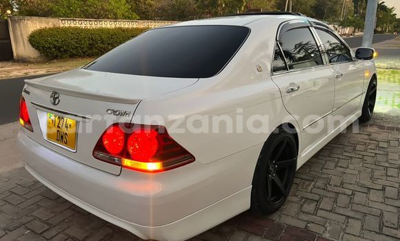 Buy Used Toyota Crown White Car in Dar es Salaam in Dar es Salaam Buy Used Toyota Crown White Car in Dar es Salaam in Dar es Salaam