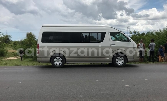 Buy Used Toyota Hiace Other Car in Dar es Salaam in Dar es Salaam Buy Used Toyota Hiace Other Car in Dar es Salaam in Dar es Salaam