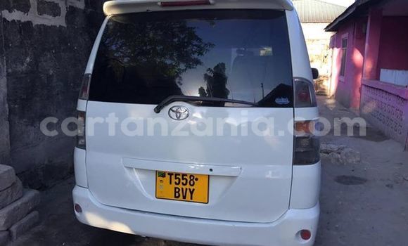 Buy Used Toyota Voxy White Car in Dar es Salaam in Dar es Salaam Buy Used Toyota Voxy White Car in Dar es Salaam in Dar es Salaam