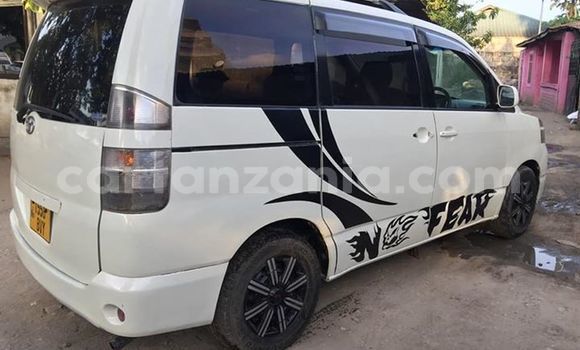 Buy Used Toyota Voxy White Car in Dar es Salaam in Dar es Salaam Buy Used Toyota Voxy White Car in Dar es Salaam in Dar es Salaam