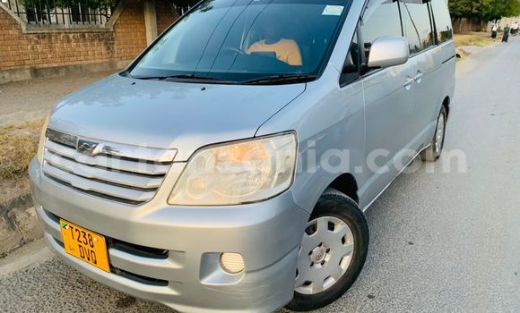 Buy Used Toyota Noah White Car in Dar es Salaam in Dar es Salaam Buy Used Toyota Noah White Car in Dar es Salaam in Dar es Salaam