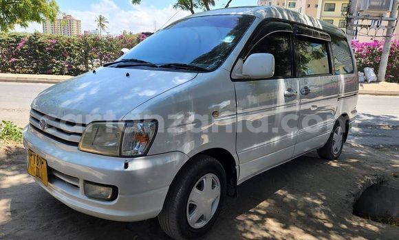 Buy Used Toyota Noah White Car in Dar es Salaam in Dar es Salaam Buy Used Toyota Noah White Car in Dar es Salaam in Dar es Salaam