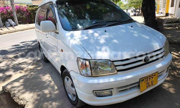 Buy Used Toyota Noah White Car in Dar es Salaam in Dar es Salaam Buy Used Toyota Noah White Car in Dar es Salaam in Dar es Salaam