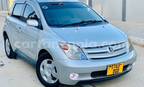 Nunua Ilio tumika Toyota IST Fedha Gari ndani ya Dar es Salaam nchini Dar es Salaam