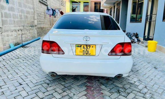 Buy Used Toyota Crown White Car in Dar es Salaam in Dar es Salaam Buy Used Toyota Crown White Car in Dar es Salaam in Dar es Salaam