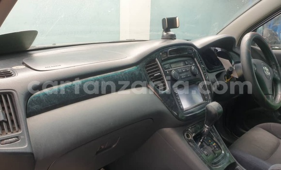 Buy Used Toyota Kluger Black Car in Dar es Salaam in Dar es Salaam Buy Used Toyota Kluger Black Car in Dar es Salaam in Dar es Salaam