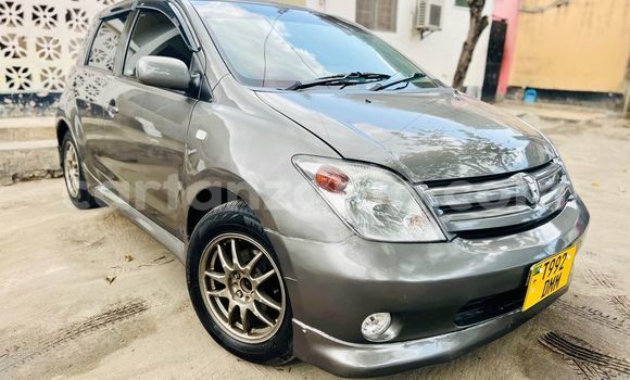 Buy Used Toyota IST Other Car in Dar es Salaam in Dar es Salaam Buy Used Toyota IST Other Car in Dar es Salaam in Dar es Salaam