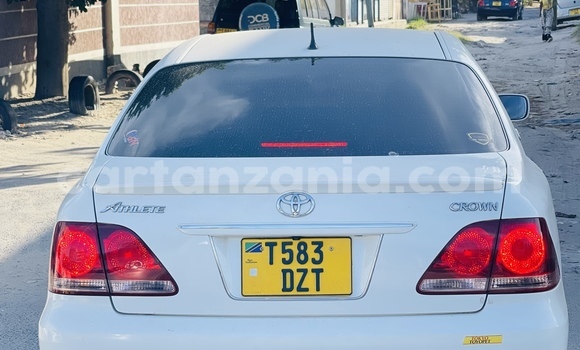 Nunua Ilio tumika Toyota Crown Nyeupe Gari ndani ya Dar es Salaam nchini Dar es Salaam Nunua Ilio tumika Toyota Crown Nyeupe Gari ndani ya Dar es Salaam nchini Dar es Salaam
