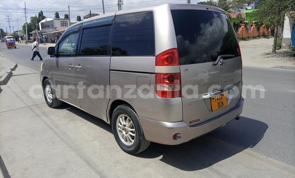 Buy Used Toyota Noah Other Car in Dar es Salaam in Dar es Salaam
