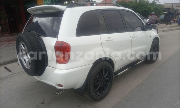 Buy Used Toyota RAV4 White Car in Dar es Salaam in Dar es Salaam Buy Used Toyota RAV4 White Car in Dar es Salaam in Dar es Salaam
