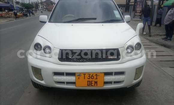 Buy Used Toyota RAV4 White Car in Dar es Salaam in Dar es Salaam Buy Used Toyota RAV4 White Car in Dar es Salaam in Dar es Salaam