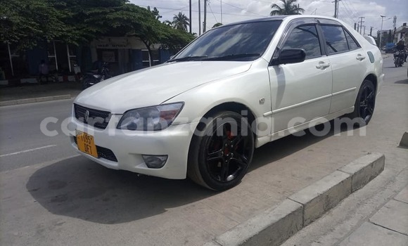 Buy Used Toyota Altezza White Car in Dar es Salaam in Dar es Salaam Buy Used Toyota Altezza White Car in Dar es Salaam in Dar es Salaam