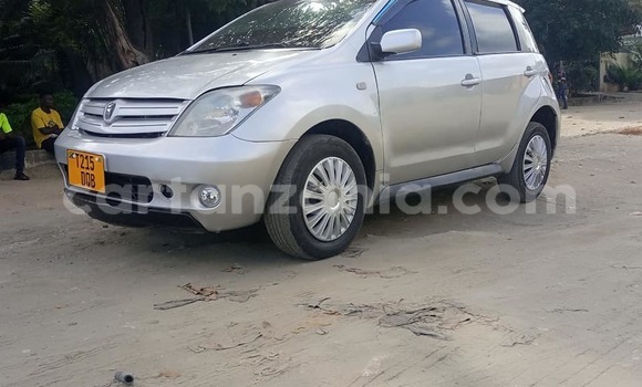 Buy Used Toyota IST Silver Car in Dar es Salaam in Dar es Salaam Buy Used Toyota IST Silver Car in Dar es Salaam in Dar es Salaam