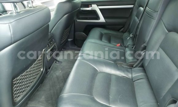 Buy Import Toyota Land Cruiser White Car in Dar es Salaam in Dar es Salaam Buy Import Toyota Land Cruiser White Car in Dar es Salaam in Dar es Salaam