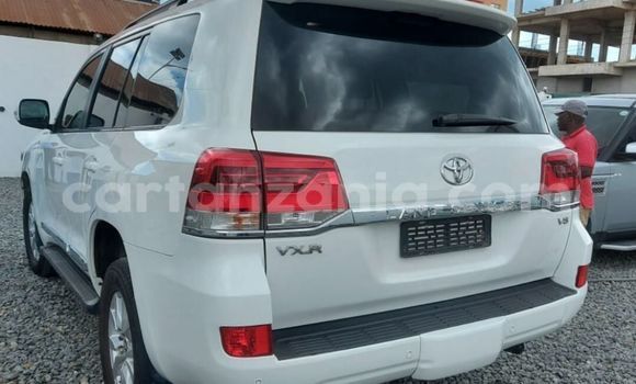 Buy Import Toyota Land Cruiser White Car in Dar es Salaam in Dar es Salaam Buy Import Toyota Land Cruiser White Car in Dar es Salaam in Dar es Salaam