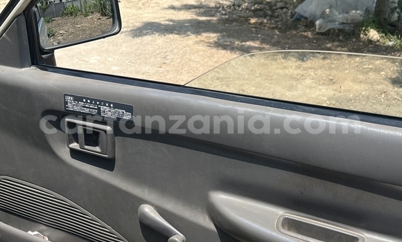 Nunua Ilio tumika Toyota HiAce Nyeupe Lori ndani ya Dar es Salaam nchini Dar es Salaam Nunua Ilio tumika Toyota HiAce Nyeupe Lori ndani ya Dar es Salaam nchini Dar es Salaam