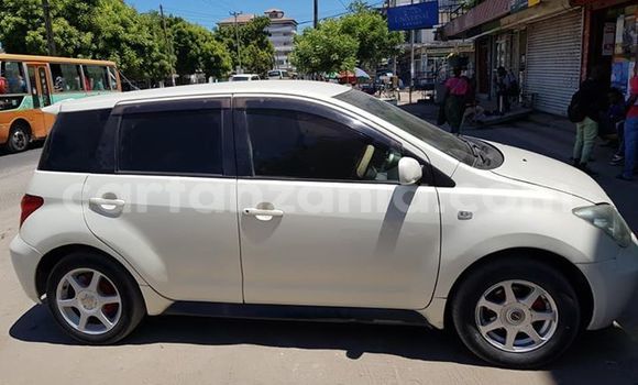 Buy Used Toyota IST White Car in Dar es Salaam in Dar es Salaam Buy Used Toyota IST White Car in Dar es Salaam in Dar es Salaam