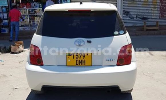 Buy Used Toyota IST White Car in Dar es Salaam in Dar es Salaam Buy Used Toyota IST White Car in Dar es Salaam in Dar es Salaam